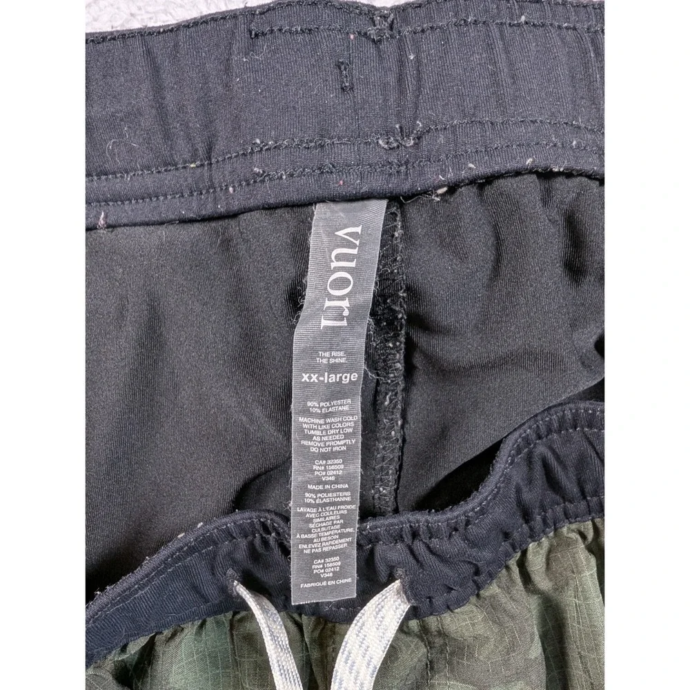 Vuori Kore Shorts Mens XXL Green Camo 2-in-1 Lined Athletic Training 7.5 Inseam